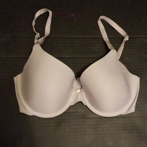 32DD Victoria's Secret Pearl Bra